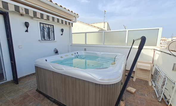 Resale - Villa - Punta Prima - Orihuela Costa