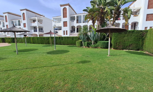 Resale - Villa - Punta Prima - Orihuela Costa