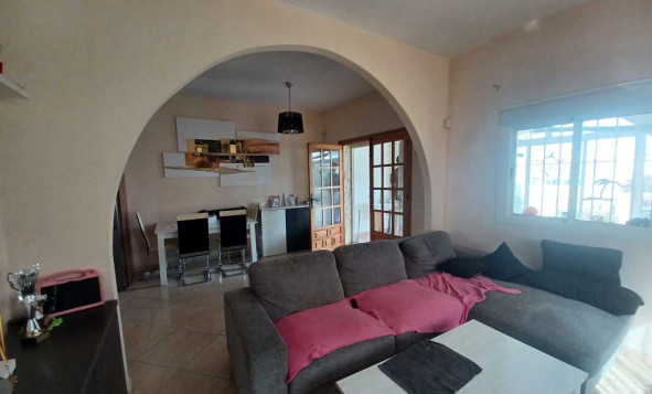 Resale - Villa - Los Balcones - Orihuela Costa