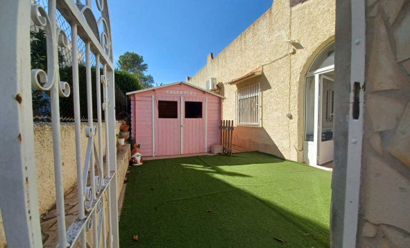 Resale - Villa - Los Balcones - Orihuela Costa