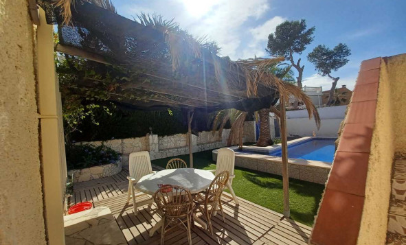 Resale - Villa - Los Balcones - Orihuela Costa