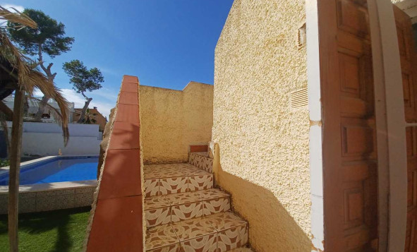 Resale - Villa - Los Balcones - Orihuela Costa