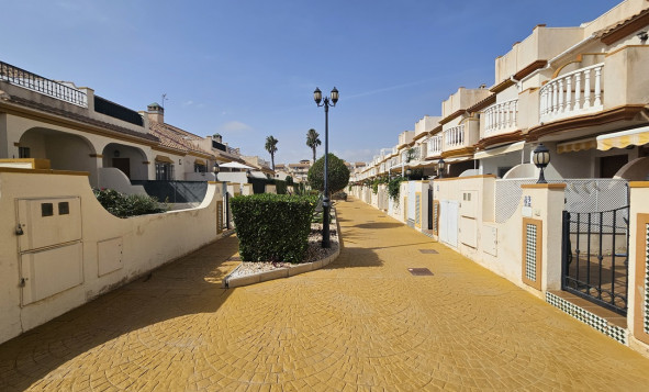 Resale - Villa - Cabo Roig - Orihuela Costa