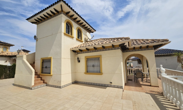 Resale - Villa - Playa Flamenca - Orihuela Costa