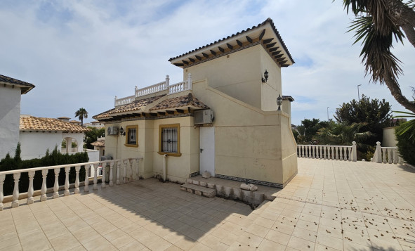 Resale - Villa - Playa Flamenca - Orihuela Costa