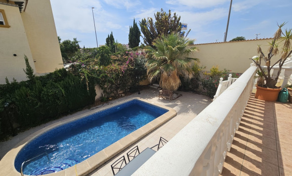 Resale - Villa - Playa Flamenca - Orihuela Costa