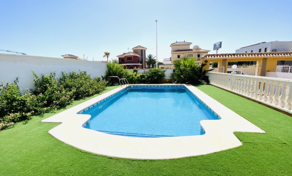 Resale - Villa - Cabo Roig - Orihuela Costa