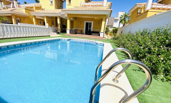 Resale - Villa - Cabo Roig - Orihuela Costa