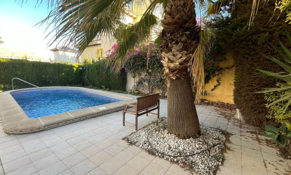 Resale - Villa - La Zenia - Orihuela Costa