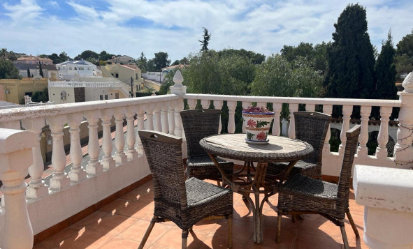 Resale - Villa - Los Balcones - Orihuela Costa