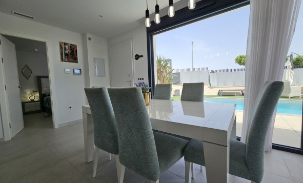 Resale - Villa - Villamartin - Orihuela Costa