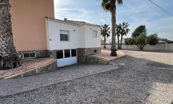 Resale - 4. House - Detached Villa - Catral