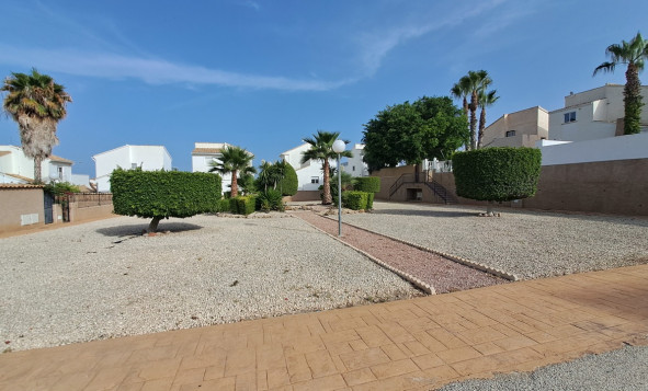 Resale - Villa - Punta Prima - Orihuela Costa