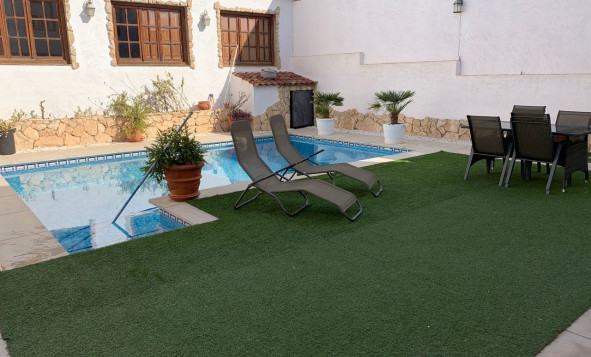 Resale - Villa - San Miguel de Salinas - San Miguel