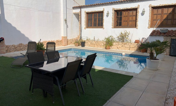 Resale - Villa - San Miguel de Salinas - San Miguel