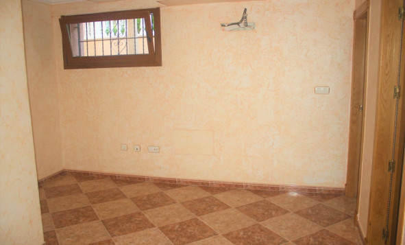 Resale - Villa - Los Altos