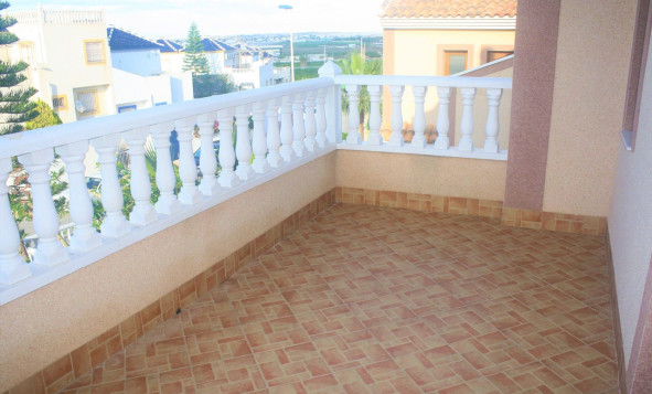 Resale - Villa - Los Altos