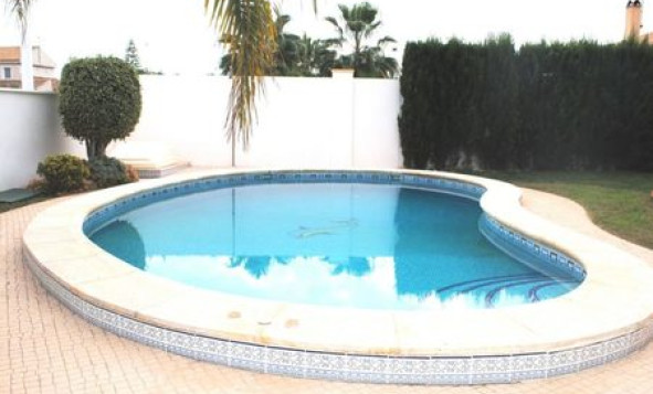 Resale - Villa - La Zenia - Orihuela Costa