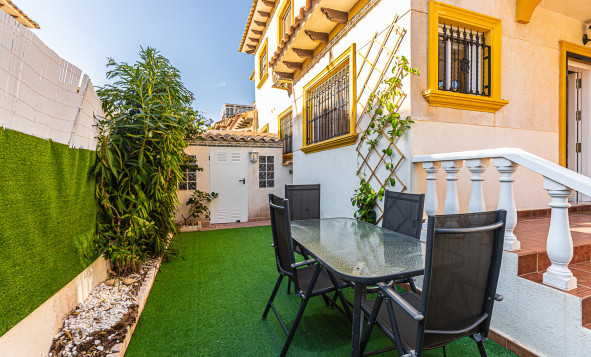 Resale - Villa - Playa Flamenca - Orihuela Costa