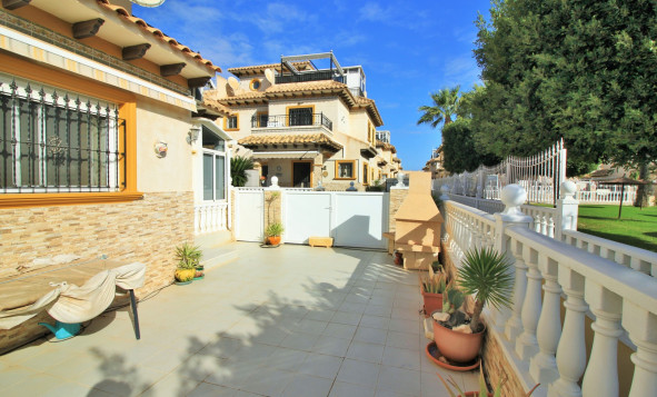 Resale - Villa - Playa Flamenca - Orihuela Costa