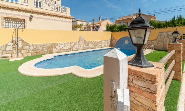 Resale - 4. House - Detached Villa - Orihuela Costa