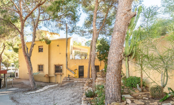 Resale - 4. House - Detached Villa - Orihuela Costa