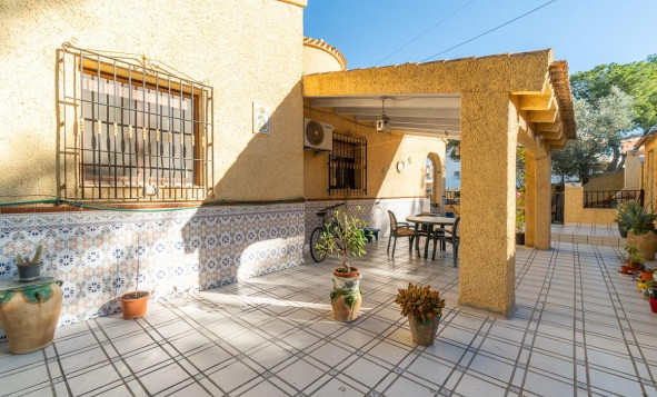 Resale - 4. House - Detached Villa - Orihuela Costa