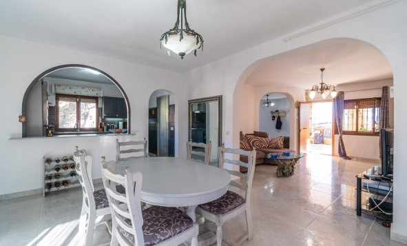 Resale - 4. House - Detached Villa - Orihuela Costa