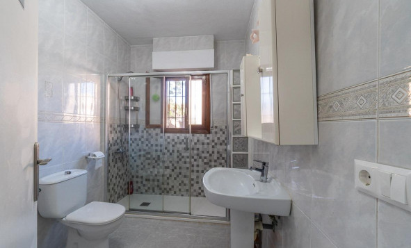 Resale - 4. House - Detached Villa - Orihuela Costa