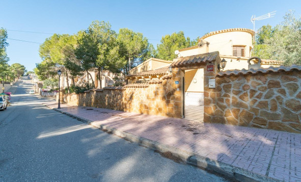 Resale - 4. House - Detached Villa - Orihuela Costa