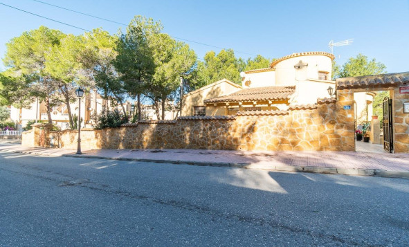 Resale - 4. House - Detached Villa - Orihuela Costa