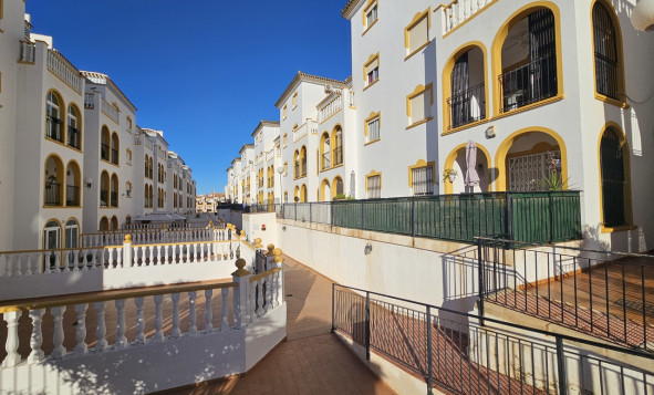 Resale - Apartment - La Zenia - Orihuela Costa