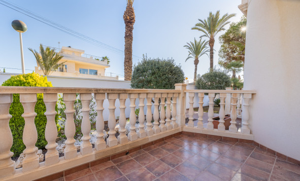 Resale - Villa - Orihuela Costa