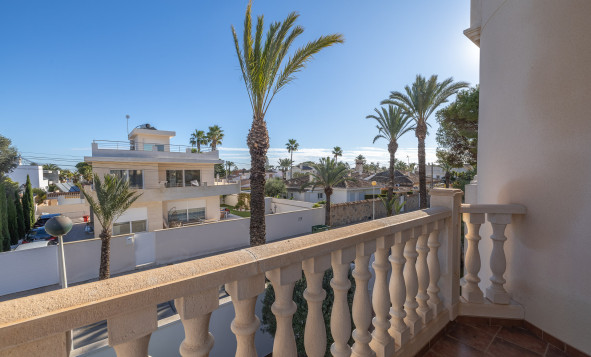 Resale - Villa - Orihuela Costa