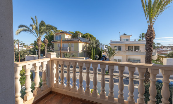 Resale - Villa - Orihuela Costa