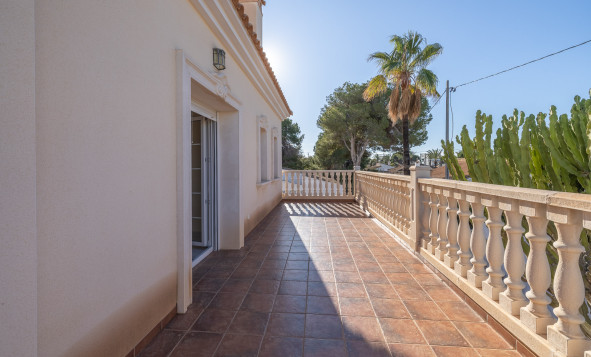 Resale - Villa - Orihuela Costa