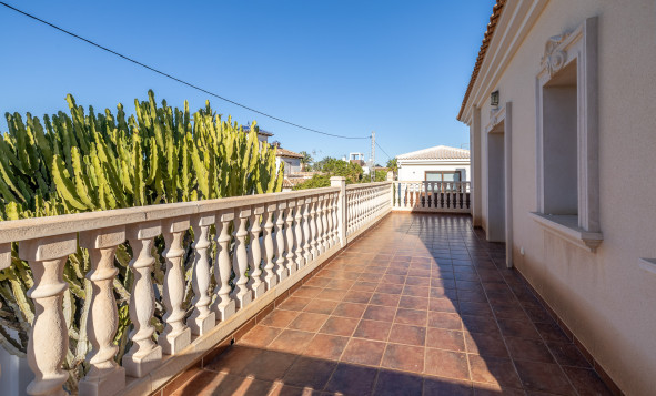 Resale - Villa - Orihuela Costa