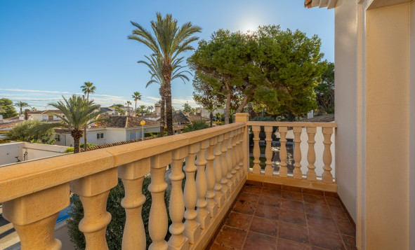 Resale - Villa - Orihuela Costa