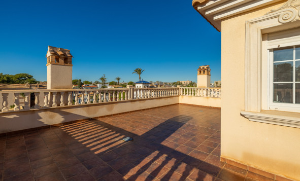 Resale - Villa - Orihuela Costa