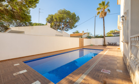 Resale - Villa - Orihuela Costa