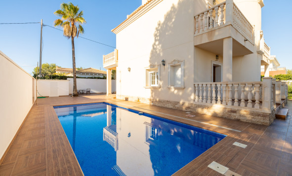 Resale - Villa - Orihuela Costa