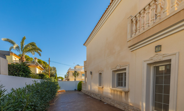 Resale - Villa - Orihuela Costa