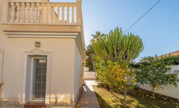 Resale - Villa - Orihuela Costa