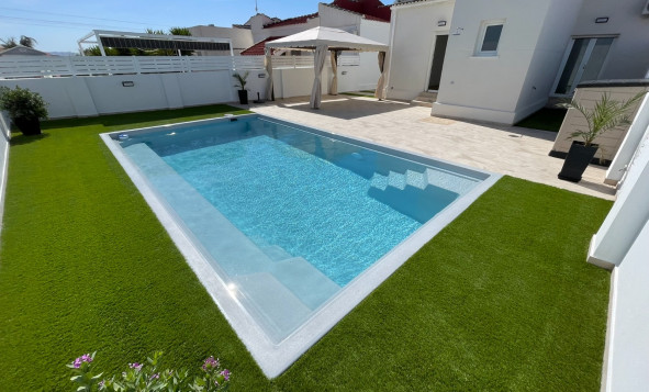 Resale - 4. House - Detached Villa - Torrevieja