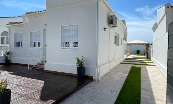 Resale - 4. House - Detached Villa - Torrevieja