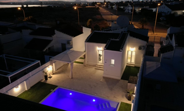 Resale - 4. House - Detached Villa - Torrevieja