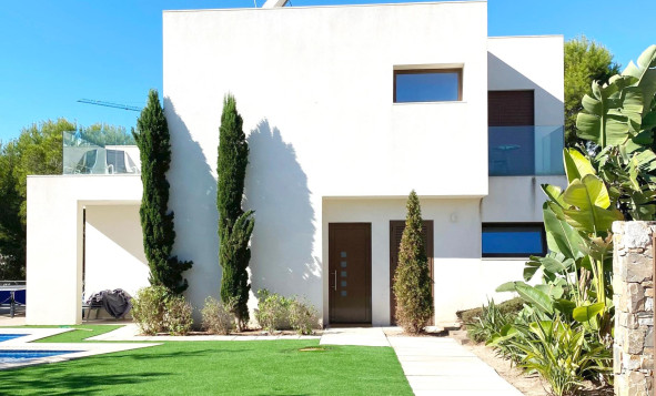 Resale - Villa - Orihuela - Las Colinas Golf