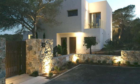 Resale - Villa - Orihuela - Las Colinas Golf