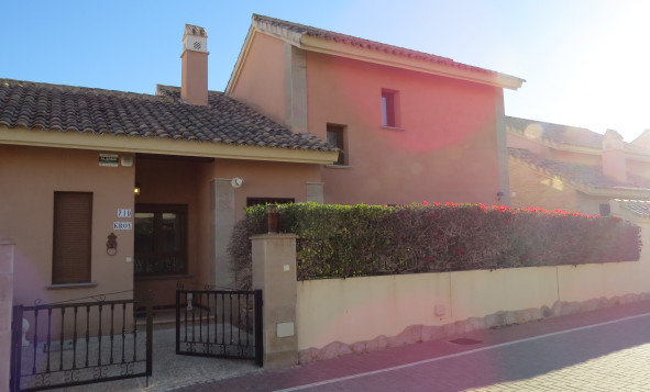 Resale - 4. House - Detached Villa - Algorfa - La Finca Golf