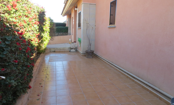 Resale - 4. House - Detached Villa - Algorfa - La Finca Golf